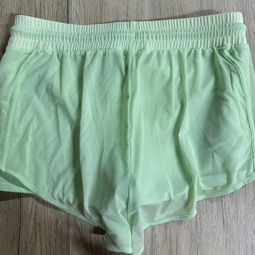 Ambience Shorts - Picture 4 of 4